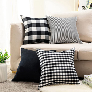 Classic Plaid Rustic Farmhouse Decoración retro moderna Juego de fundas de cojín rojo y blanco - Product Image 4