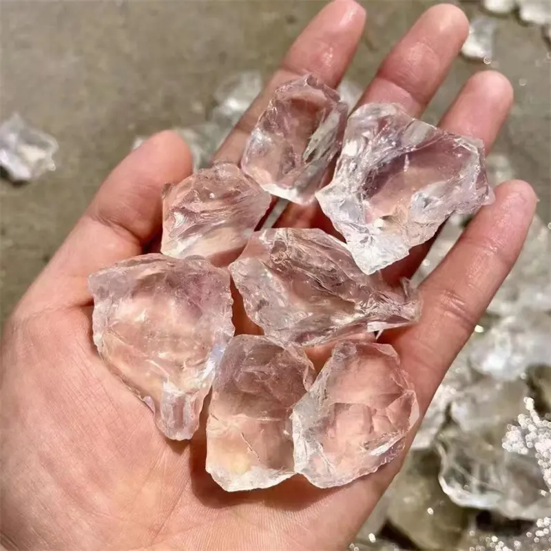 Doğal yüksek dereceli kristaller toptan ham şifa manevi taşlar için şeffaf şeffaf kuvars kristal işlenmemiş taş hediye