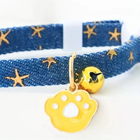 Collier pour chat avec clochettes, boucle de sécurité, imperméable, en polyester doux, motif uni, design élégant, accessoire mignon