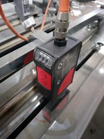 Machine de découpe automatique à plat avec interface de contrôle de transmission servo pour impression flexographique et guidage de papier en continu