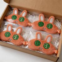 Masque de sommeil en peluche avec logo de marque OEM pour cadeaux promotionnels, fabricant de peluches, design personnalisé, masque pour les yeux en peluche sur mesure