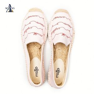 Alpargatas Planas de Lona Rosa con Bordado Floral Rojo, Plantilla Cómoda, Calzado Casual Diario Sencillo para Mujer - Product Image 3