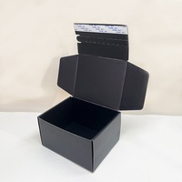Caja de Envío de Cartón con Relieve en Forma de Avión de Lujo Personalizada para Embalaje de Regalos de Ropa de Comercio Electrónico