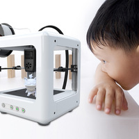 Printer 3D Desktop dengan Sistem Filamen Otomatis, Kalibrasi Aliran Dinamis, dan Kompensasi Getaran