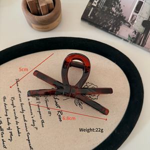 Pince à cheveux nœud papillon géométrique simple en plastique de 7 cm, accessoire de mode classique couleur unie - Product Image 3