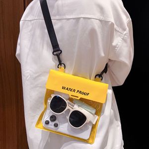 Funda Impermeable para Teléfono con Pantalla Táctil Grande y Cierre de Cremallera, Bolsa de Playa de Gran Capacidad, Bolsa Cruzada para Natación, Buceo y Rafting - Product Image 4