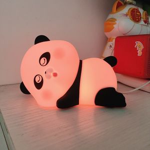 Linda Lámpara Nocturna LED de Panda, Lámpara Infantil de Silicona Suave, Lámpara de Noche Recargable por USB con Cambio Automático de Color - Product Image 3