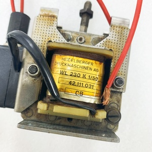 Imán de Impresión Frontal Original WD Usado 00.783.0477 42.111.031 MV.050.142 GTO para Piezas de Repuesto de la Máquina de Impresión Printmaster GTO52 - Product Image 1