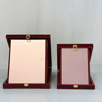 Plaque de certificat en bois rouge vierge avec plaque dorée, argentée, bronze ou noire MH-FJ0126