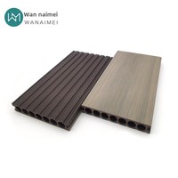 Revêtement de sol extérieur écologique Revêtement de sol composite anti-corrosion en bois-plastique pour espaces de balcon Parquet co-extrudé étanche en PE