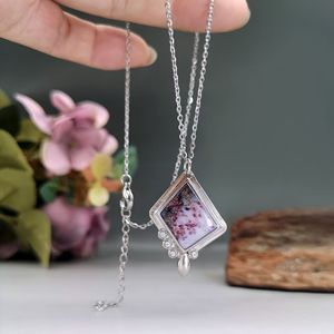 Collana con ciondolo a texture geometrica viola, regalo di gioielleria quotidiana per donna - Product Image 1
