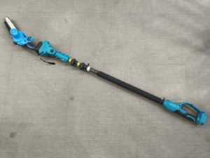 Motosierra de Litio Portátil, Ideal para una Limpieza Rápida del Jardín y un Corte Suave de Ramas, con Diseño Ligero - Product Image 4