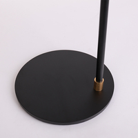 Lampe de table d'inspection brillante intérieure à base de métal réglable et dorée brossée pour hôtel