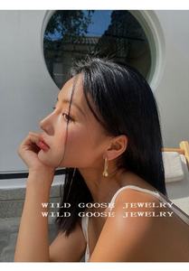 Pendientes de Perlas en Forma de U Retro para Mujer, Aros de Oreja de Lujo de Alta Gama con Círculos Grandes, Venta al por Mayor - Product Image 5