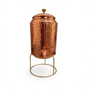 Distributeur d'eau en cuivre pur de qualité supérieure avec support et robinet, réservoir de stockage d'eau artisanal en cuivre martelé ayurvédique, logo personnalisé - Product Image 1
