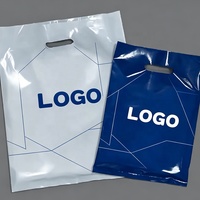 Sac de courses recyclable à petite poignée, sac en plastique découpé avec logo personnalisé, sac en plastique type T-shirt avec poignée