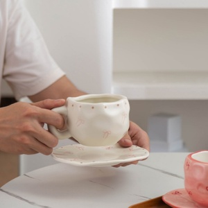 Tasses et soucoupes en céramique fraîches et élégantes Lelyi, petites et de grande valeur, design créatif, cœur féminin, mug à café haut de gamme et exquis - Product Image 4