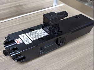 EMG SV1-06ไฮดรอลิก/05/210/05 SV1-10/8/315/6 Nr.226699 TR-H7/20F-0.6 BMIH-CP/800/2490/1850/0 258021 SV1 - Product Image 4