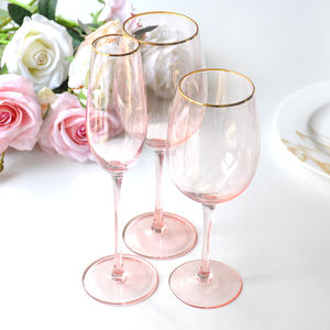 <span class=keywords><strong>Calice</strong></span> da <span class=keywords><strong>Vino</strong></span> in Vetro Trasparente <span class=keywords><strong>di</strong></span> Alta Qualità con Stelo Rosa e Bordo Dorato, Personalizzabile con Logo - Product Image 2