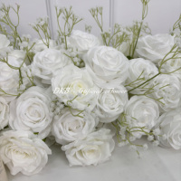 Vente en gros de fleurs artificielles de haute qualité, chemins de table floraux blancs, décoration de mariage, décoration de la rue des amoureux pour la Saint-Valentin