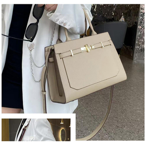 Bolso de Hombro de Cuero Genuino Certificado BSCI al por Mayor, Moderno, para Mujer, con Asa Única, Cierre de Cremallera Impermeable, Cadenas BADI - Product Image 1