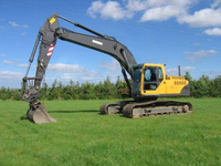 Excavatrice sur chenilles professionnelle E6250F pour la construction, les projets d'infrastructure, les travaux publics et la préparation des chantiers