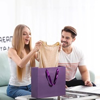 Grands sacs en papier de qualité supérieure pour les petites entreprises Logo privé imprimé sur mesure Carton d'emballage violet pour vêtements Cadeau Shopping