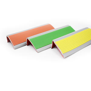 Bordure d'escalier en caoutchouc de <span class=keywords><strong>bande</strong></span> de nez d'escalier en PVC souple directe d'usine <span class=keywords><strong>pour</strong></span> bandes d'étanchéité d'escalier - Product Image 5