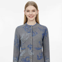 Designer-Cardigan mit Kontrastbesatz für Damen Grauer Paisley-Jacquard-Strickpullover Elegante Bürokleidung Strickjacke