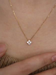 Collana da Donna in Argento Sterling S925 con Ciondolo a Fiore <span class=keywords><strong>Quadrifoglio</strong></span> Portafortuna e Diamante Scintillante, Catena a Clavicola - Product Image 4