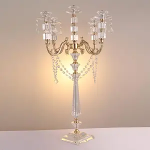 Romantic Royal Wedding Decoration Style Elegant Luxury Crystal Clear 5 Arms Graceful Acrylic Candelabra