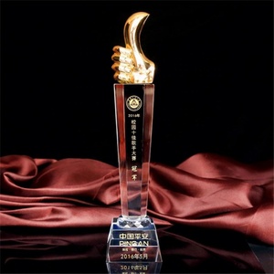 Trophée en cristal personnalisé avec logo en forme de globe, de goutte d'eau ou de balle d'aigle, neuf, populaire, vente en gros - Product Image 2