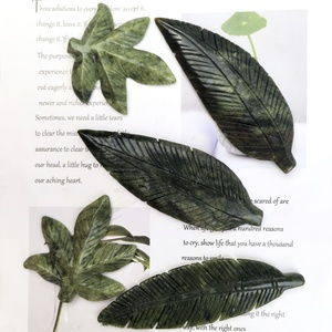 คริสตัลธรรมชาติแกะสลักด้วยมือพลอยสีเขียว<span class=keywords><strong>ใบ</strong></span>เมเปิ้ล Xiuyan ขัดใบหยกสำหรับตกแต่งบ้าน - Product Image 1