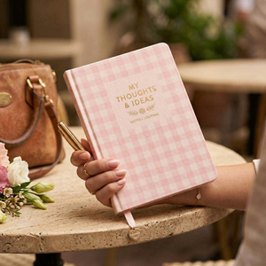 Carnet A5 à couverture rigide LABON en tissu gingham rose esthétique, journal/agenda avec feuille d'or « Mes pensées », breloques en forme de cœur et bords dorés - Product Image 4