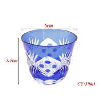 Fabricant personnalisé de verre à liqueur bleu de 50ml fabriqué à la main verre à saké de luxe en cristal transparent style classique japonais pour le vin