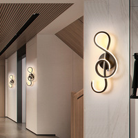 Lampe murale d'intérieur moderne et créative de style nordique avec télécommande, en aluminium, LED à intensité variable, lumière blanc chaud
