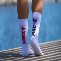 Chaussettes de course en nylon personnalisées haute performance pour hommes, chaussettes de sport résistantes à l'usure, chaussettes de compression pour la course à pied et le cyclisme