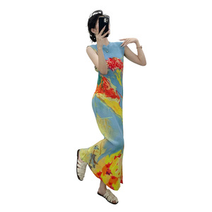 Robe Cheongsam Plissée Miyake en Polyester à Taille Haute et Col Rond, Coupe Sirène Amincissante Longue pour l'Été - Product Image 1