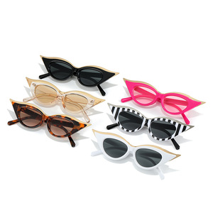 <span class=keywords><strong>Lunettes</strong></span> <span class=keywords><strong>de</strong></span> <span class=keywords><strong>soleil</strong></span> œil <span class=keywords><strong>de</strong></span> chat pour <span class=keywords><strong>femme</strong></span> <span class=keywords><strong>de</strong></span> luxe les plus vendues, blanches et roses, avec monture en PC, en vente - Product Image 4