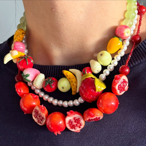 Collana girocollo SongYi Y2K con perline a forma di frutta, collana di perline color arcobaleno vivaci, accessori divertenti per vacanze estive al mare, Dopamina - Product Image 1