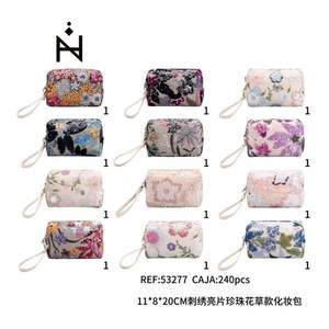 Bolsa de Maquillaje Bordada con Lentejuelas y Perlas Florales de 11x8x20cm para Mujer, Organizador de Cosméticos - Product Image 1