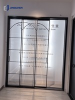 Puerta Corredera de Entrada de Aluminio Moderna JINGCHEN, Marco Negro, Doble Vidrio Templado, Insonorizada, para Sala de Estar de Villa