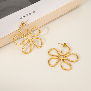 Pendientes de Acero Inoxidable Hipoalergénico con Baño de Oro de 18k, Diseño Floral Brillante, Línea Boho, Colección Otoño-Invierno 2026, Estilo <span class=keywords><strong>Barcelona</strong></span> Vacaciones, Joyería para Mujer Dazan - Product Image 4