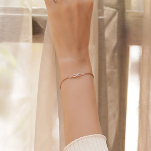 Pulsera de Diamantes Infinito, Elegante y Lujosa, con Símbolo de Infinito, Joyería de Diseño Inspirada en Diamantes Brillantes, Tono Dorado Premium - Product Image 4