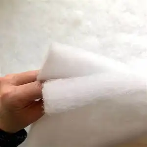 Matériau de remplissage pour canapé Feuille de fibre de polyester Rouleau de remplissage en ouate Rembourrage en polyester dacron pour couette