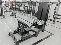 Équipement Professionnel de Fitness à Charges Guidées pour le Renforcement Musculaire des Fessiers et le Multi Hip Thrust