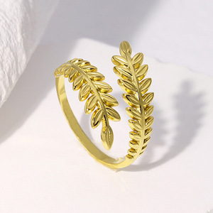 Anillo de hoja chapado en oro Q875, aleación, unisex, joyería de moda, regalo para mujeres y hombres, anillo con diseño de planta. - Product Image 1