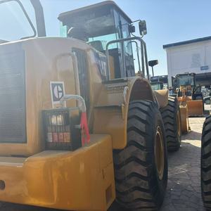 Cargadora de Ruedas Caterpillar 950H, Capacidad de Carga Nominal de 45 Toneladas, Potencia de 92KW, Cabina Cerrada Amarilla, Neumáticos Todoterreno para Granjas - Product Image 4