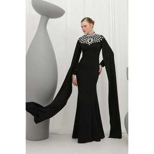 ชุดราตรีสีดำประดับประดาหรูหราสำหรับผู้หญิง คอสูง แขนยาว ทรงเข้ารูป งานแฮนด์เมด สำหรับงานพิธีการ - Product Image 5