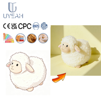 Uyeah EN71/CPC GRS OEM/ODM Jouets en peluche doux au design personnalisé, mignons, sur le thème de l'anime, poupées moutons en peluche personnalisées, animaux en peluche, cadeaux